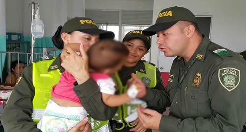 policia-protege-nino-abandonado-cucuta