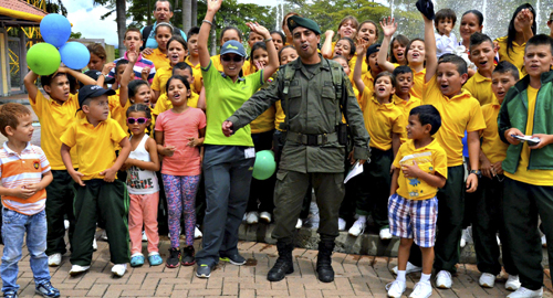 061115-actividad-comunitaria-policia-antioquia