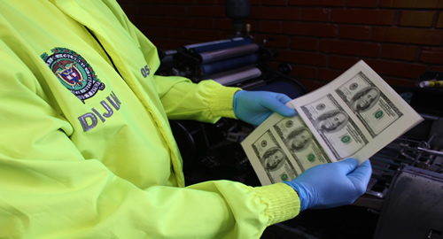 banda-dijin-moneda-falsa